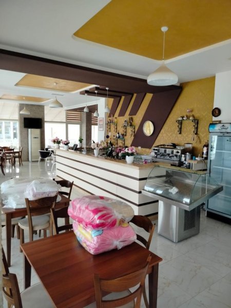 Bar-Restorant në shitje, Qerret