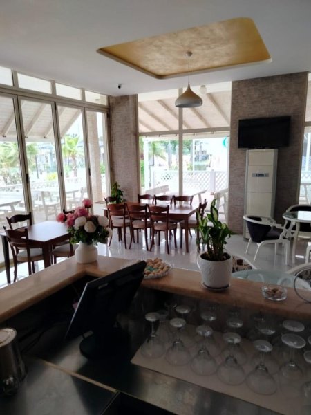 Bar-Restorant në shitje, Qerret