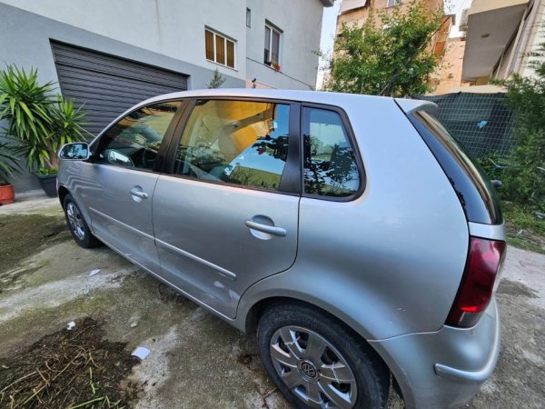 POLO 1.2  viti 2009 ,benzin gaz, shume ekonomike 210.000 km origjinale, me letra per nje vit te paguara.