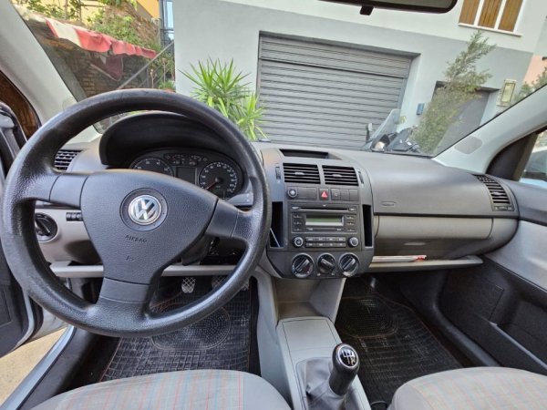 POLO 1.2  viti 2009 ,benzin gaz, shume ekonomike 210.000 km origjinale, me letra per nje vit te paguara.