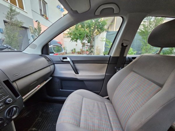 POLO 1.2  viti 2009 ,benzin gaz, shume ekonomike 210.000 km origjinale, me letra per nje vit te paguara.