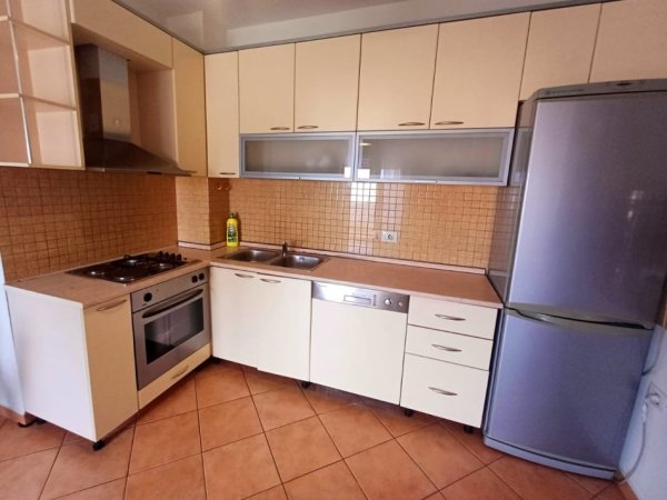 Apartament 2+1 me qira Ambasada Amerikane 800€