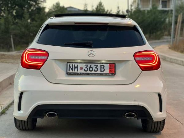shes Mercedes-Benz MERCEDES A 200 (NAFTE) - AMG - PANORAMA Viti 2013,