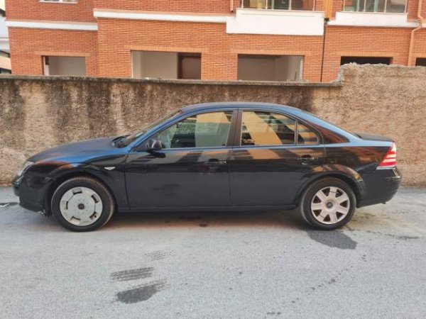 Tirane, shitet makine Ford Mondeo Viti 2006, 2.500 Euro