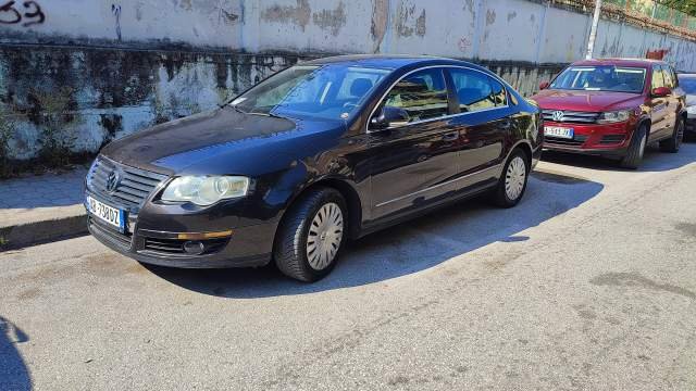 Tirane, shes makine Passat 1.9 Viti 2008, 4.900 Euro