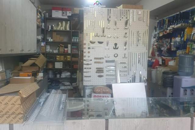 Tirane, shes dyqan Kati 1, 54 m² 165.000 Euro (vasil shanto)
