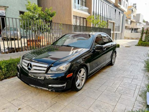 Tirane, shes makine Mercedes-Benz C-Class 4matic Viti 2012, 11.500 Euro