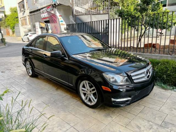 Tirane, shes makine Mercedes-Benz C-Class 4matic Viti 2012, 11.500 Euro