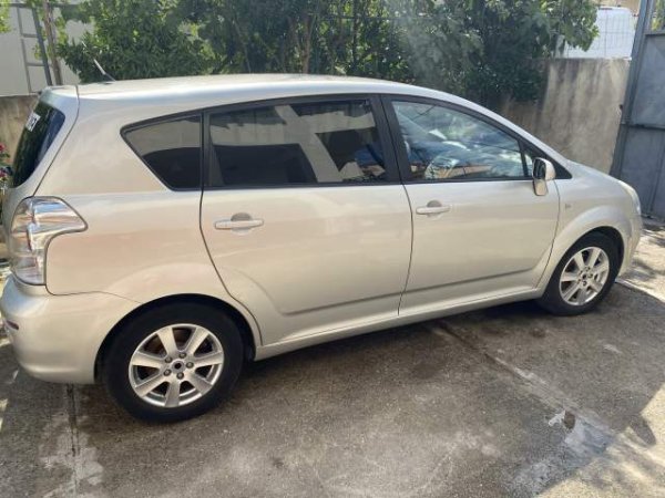 Tirane, shes Toyota Viti 2006, 5000 Euro