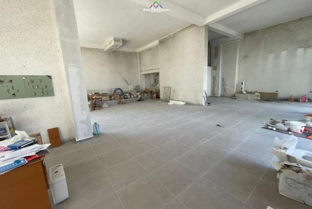 Tirane, shes dyqan Kati 0, 153 m² 229.500 Euro (Ali Demi)