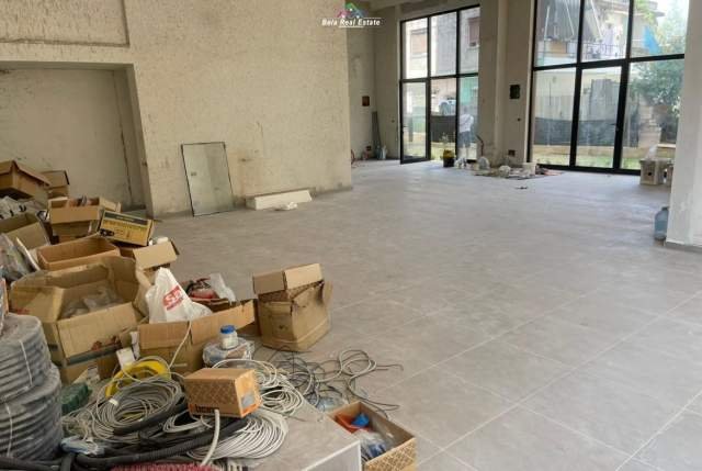 Tirane, shes dyqan Kati 0, 153 m² 229.500 Euro (Ali Demi)