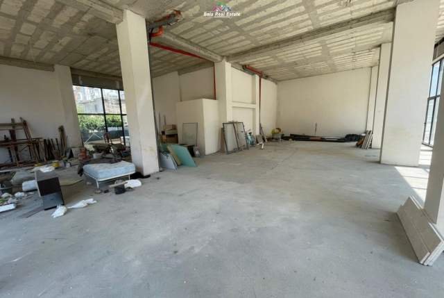 Tirane, shes dyqan Kati 0, 153 m² 229.500 Euro (Ali Demi)