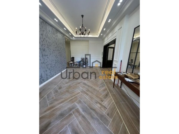 Shitet, Ambient Biznesi, Fresk, Tiranë -245.000€ | 222m²