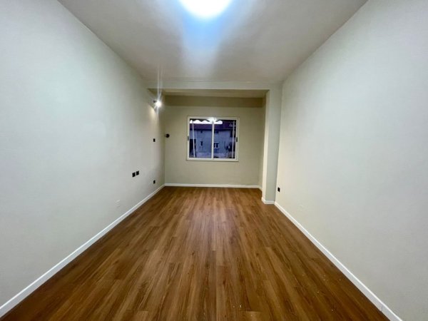 Apartament 2+1 ne shitje Myslym Shyri 140.000 euro