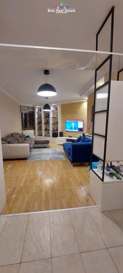 Tirane, shitet apartament 2+1, Kati 3, 152 m2 205,000 € (komuna e parisit)