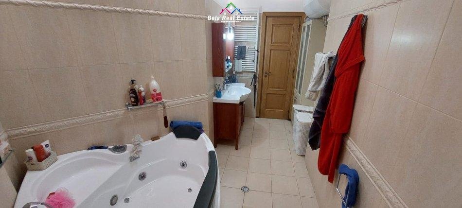 Tirane, shitet apartament 2+1, Kati 3, 152 m2 205,000 € (komuna e parisit)