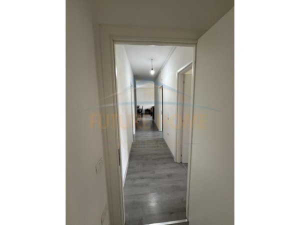 Tirane, shitet apartament , Kati 5, 134 m2 214400 € (UNAZA E RE)