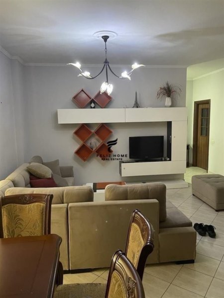 Tirane, jepet me qera apartament 2+1, Kati 1, 90 m2 470 € (KODRA E DIELLIT)
