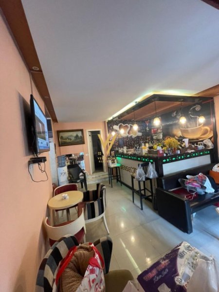Tirane, shitet ambjent biznesi , , 94 m² 310,000 € (RRUGA FORTUZI)