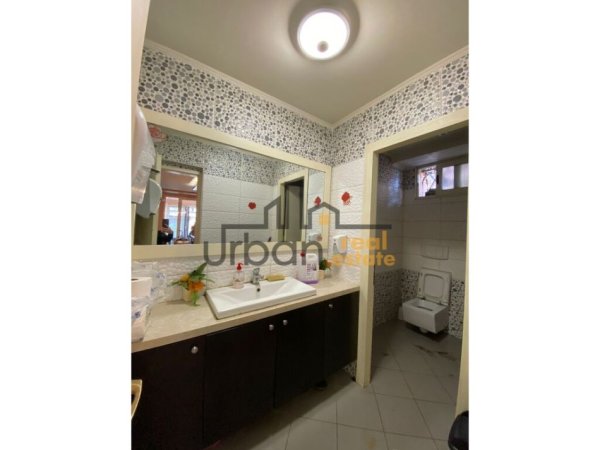 Tirane, shes dyqan , , 100 m² 310,000 € (Rruga Fortuzi)
