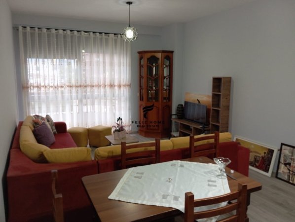 Tirane, jepet me qera apartament 1+1, Kati 5, 76 m² 550 € (21 DHJETORI)