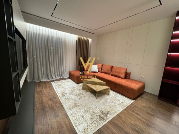 Tirane, jepet me qera apartament 3+1+2+ Ballkon + Post Parkimi , Kati 15, 160 m² 1,800 EURO  (RRUGA E KAVAJES)