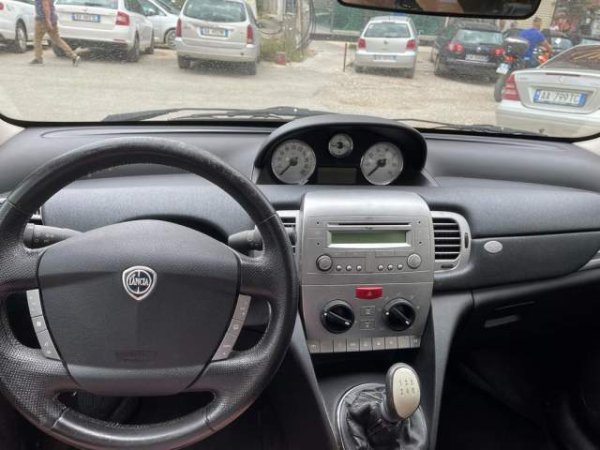 Tirane, shes makine Lancia Y Viti 2008, 2900 Euro
