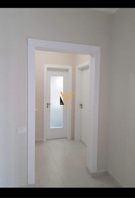 Tirane, jepet me qera Vile 3+1, , 250 m² 900 € (RRUGA E ELBASANIT)