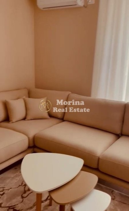 Tirane, jepet me qera apartament 2+1+Ballkon, Kati 5, 110 m² 800 € (Stacioni i Trenit)