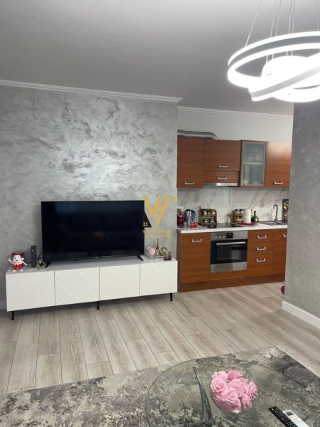 Tirane, jepet me qera apartament 1+1+Ballkon, Kati 3, 70 m² 700 € (RRUGA E KOSOVAREVE)