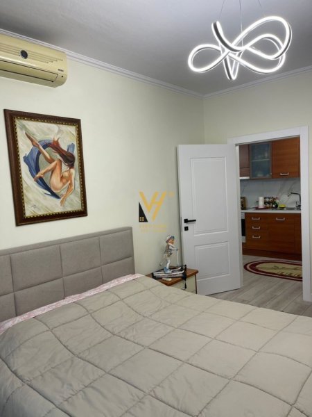 Tirane, jepet me qera apartament 1+1+Ballkon, Kati 3, 70 m² 700 € (RRUGA E KOSOVAREVE)