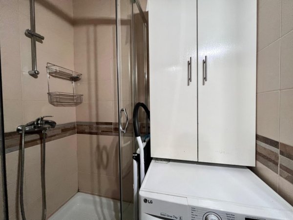 Tirane, jepet me qera apartament 2+1+Ballkon, Kati 10, 130 m² 1,000 € (Bllok)