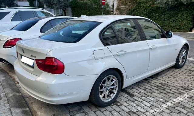 Tirane, shes makine BMW seria 3 Viti 2011, 7000 Euro