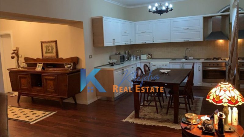 Tirane, shes apartament 3+1+Ballkon, Kati 3, 105 m² 248,000 € (Rruga e Elbasanit)