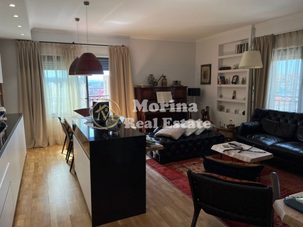 Tirane, jepet me qera apartament 2+1, Kati 8, 100 m² 1,300 € (Qender)