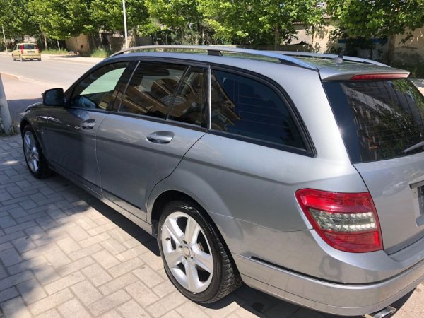 Vlore, shitet makine Mercedes Benz C-Class 320 CDI T , Nafte, gri metalizato, automatik, Klima, 220 kW (300 PS) 239000 km, 6,500 €