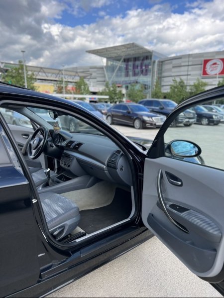 Tirane, shes makine Bmw seria 1 , Nafte, e zeze, manuale, Kondicioner, 147 kW (200 PS) 300 km, 3,000 €