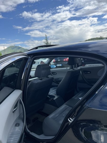Tirane, shes makine Bmw seria 1 , Nafte, e zeze, manuale, Kondicioner, 147 kW (200 PS) 300 km, 3,000 €