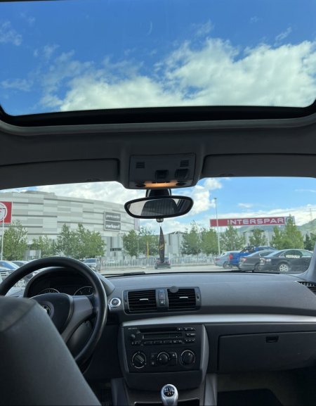 Tirane, shes makine Bmw seria 1 , Nafte, e zeze, manuale, Kondicioner, 147 kW (200 PS) 300 km, 3,000 €