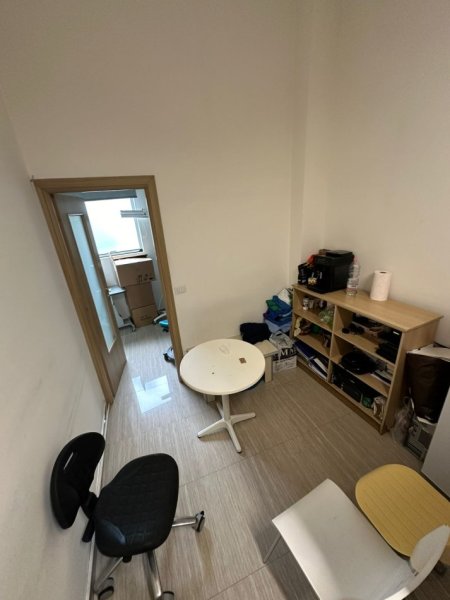Tirane, shitet ambjent biznesi , Kati 1, 138 m² 330,000 € (Materniteti i Ri)
