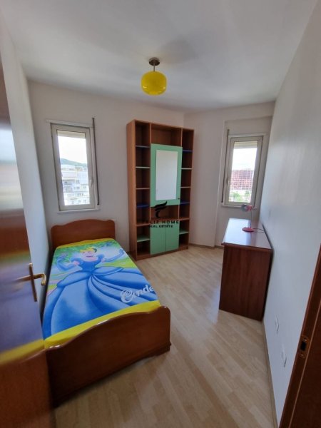 Tirane, shitet apartament , Kati 7, 76 m² 145,000 €