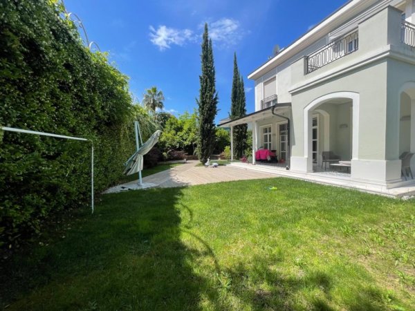 Tirane, shitet Vile , 736 m² 1,500,000 € (Rolling Hills)