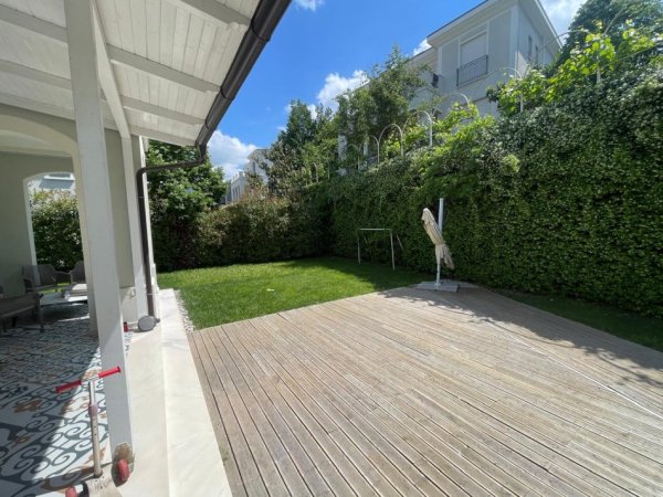 Tirane, shitet Vile , 736 m² 1,500,000 € (Rolling Hills)