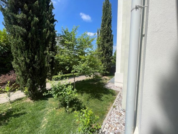 Tirane, shitet Vile , 736 m² 1,500,000 € (Rolling Hills)