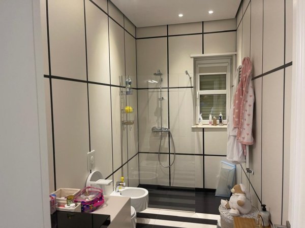 Tirane, shitet Vile , 736 m² 1,500,000 € (Rolling Hills)