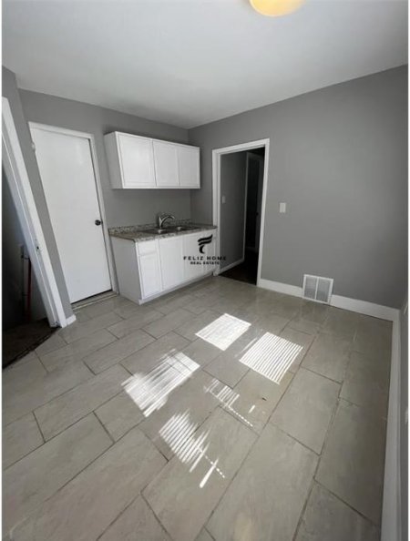 Tirane, jepet me qera apartament 3+1, Kati 3, 110 m² 450 € (ISH PARKU)