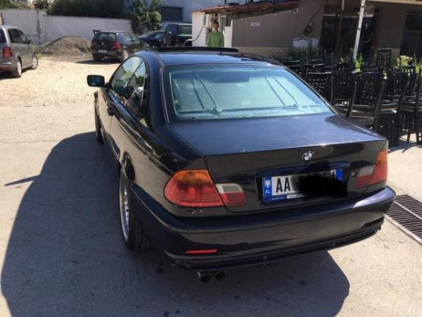 Fier, shitet makine BMW Viti 2002, 3.500 Euro