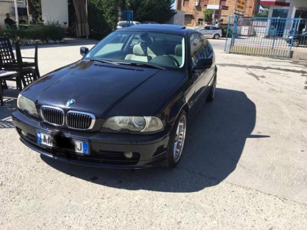 Fier, shitet makine BMW Viti 2002, 3.500 Euro