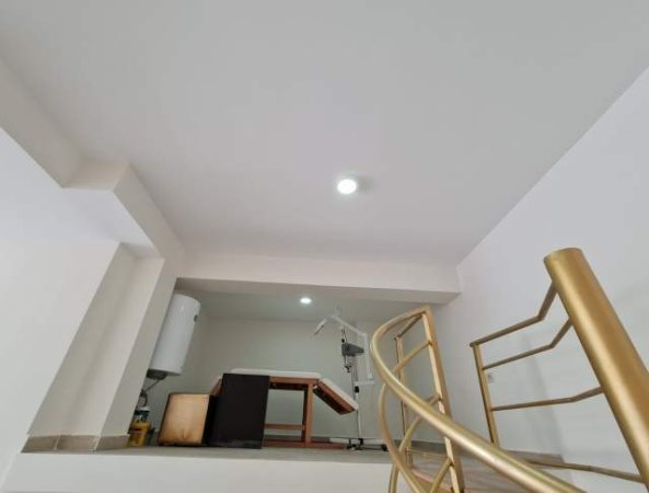 Tirane, shitet dyqan Kati 0, 58 m² 121.800 Euro (Astir, prane rruges kryesore)