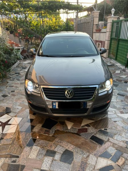 Tirane, shes makine Volkswagen , Nafte, gri e erret, manuale, Kondicioner, 74 kW (100 PS) 300,000 km, 4,500 €
